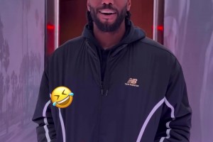 烤肉姐晒小卡视频：嗨，中国粉丝们，一起北伐！😂